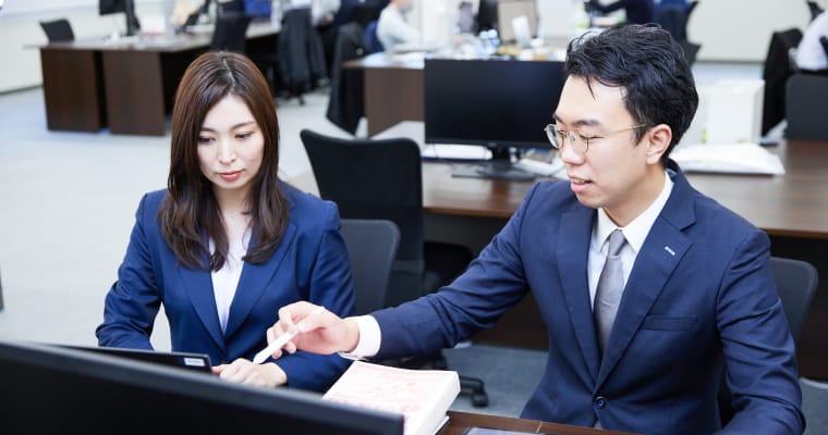 国税OBを含めた三重のチェック体制