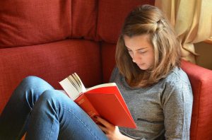 孫へ学資の生前贈与をする際に気を付けるべき贈与税と、その対策方法について